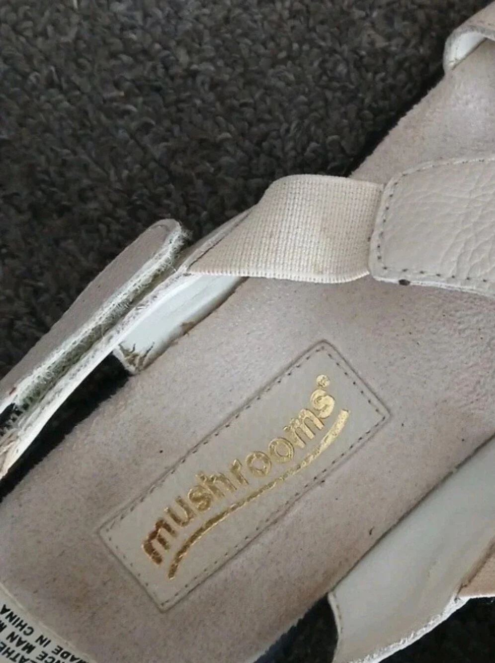 Mushrooms Womens Casual  Comfort Sandals Size 6.5W  Cream.
